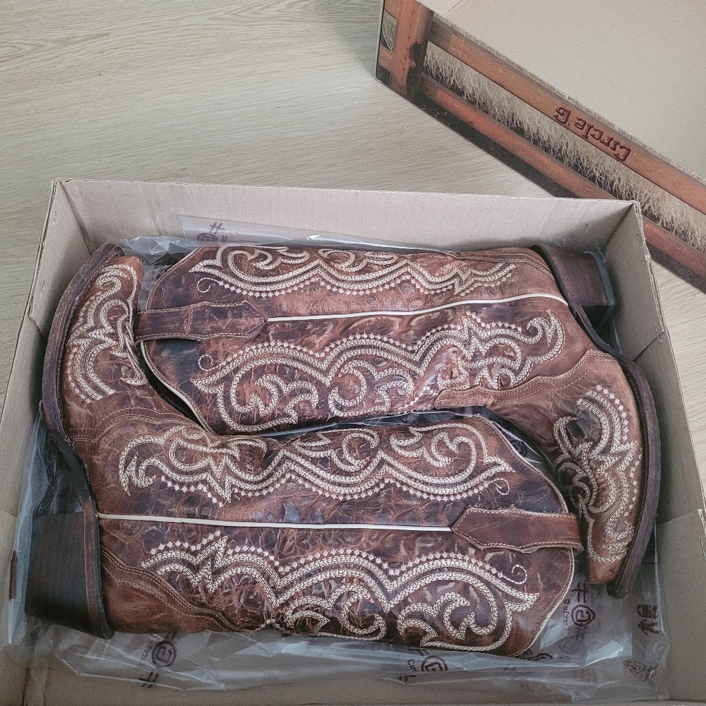 Circle G Cowgirl Boots size 8